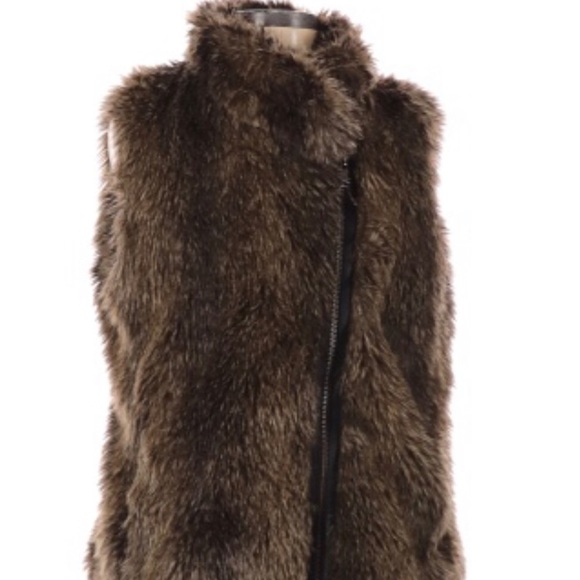 Banana Republic Fur Vest - Picture 4 of 5